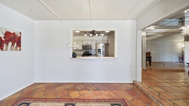 439 Wagon Train Drive SE, Rio Rancho, NM 87124