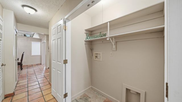 439 Wagon Train Drive SE, Rio Rancho, NM 87124