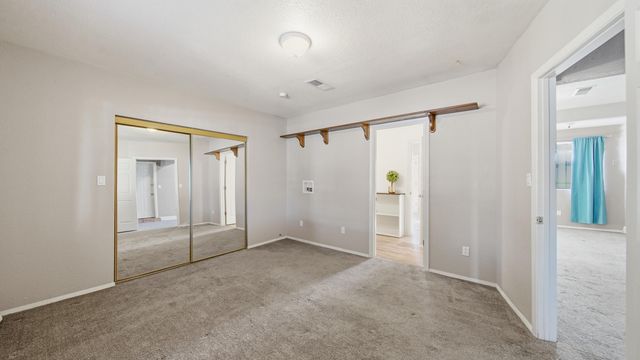 439 Wagon Train Drive SE, Rio Rancho, NM 87124