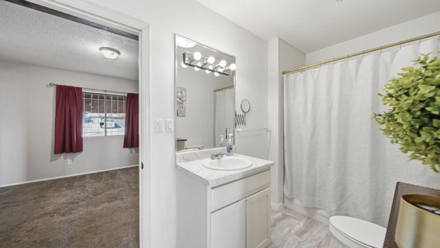 439 Wagon Train Drive SE, Rio Rancho, NM 87124