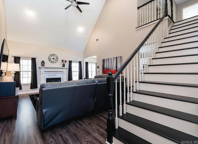 6520 W Caribbean Drive, Benton, AR 72019