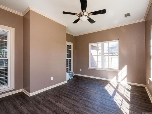 6520 W Caribbean Drive, Benton, AR 72019