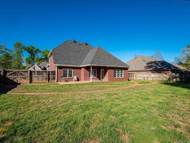 6520 W Caribbean Drive, Benton, AR 72019