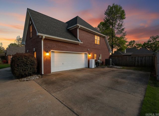 6520 W Caribbean Drive, Benton, AR 72019