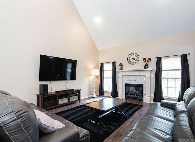 6520 W Caribbean Drive, Benton, AR 72019