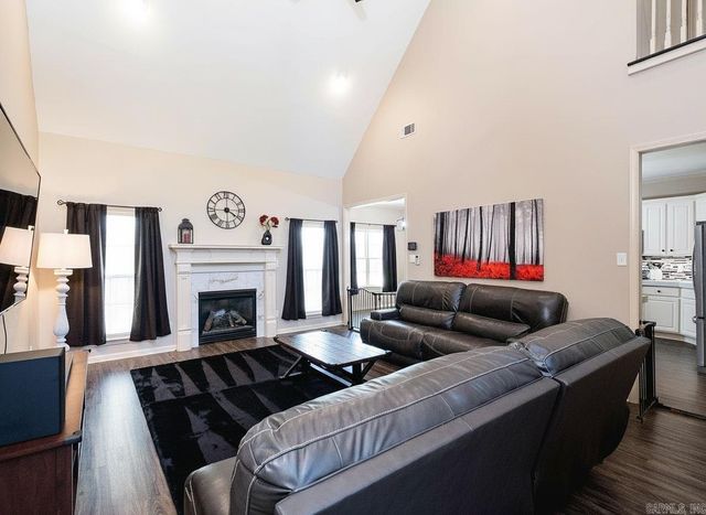 6520 W Caribbean Drive, Benton, AR 72019