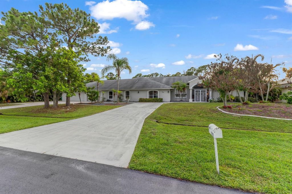 3283 SE West Snow Road, Port St. Lucie, FL 34984