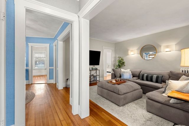 135 Thacher St 135, Milton, MA 02186