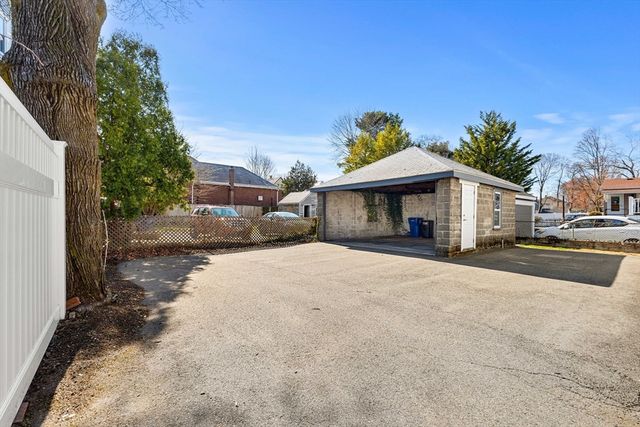 135 Thacher St 135, Milton, MA 02186