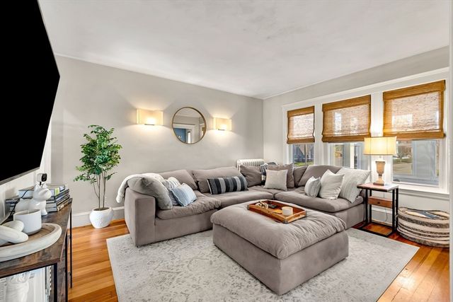 135 Thacher St 135, Milton, MA 02186