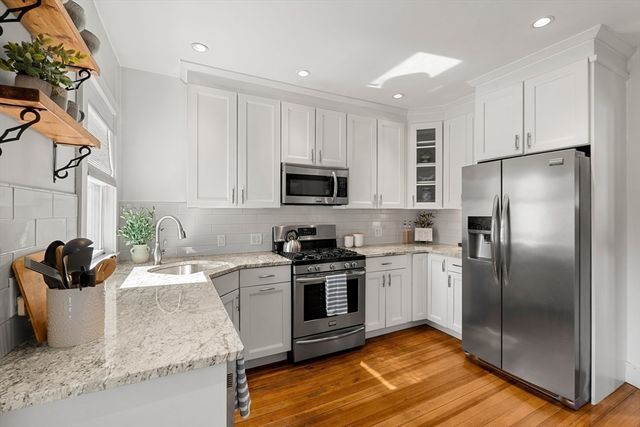 135 Thacher St 135, Milton, MA 02186