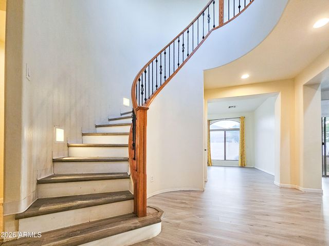 991 E TAURUS Place, Chandler, AZ 85249