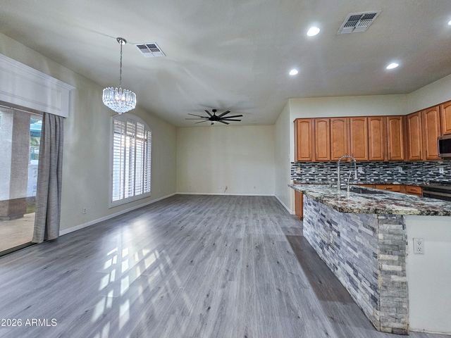 991 E TAURUS Place, Chandler, AZ 85249