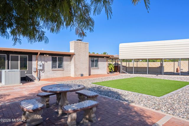 1821 S Rocky Mountain Drive, Tucson, AZ 85710