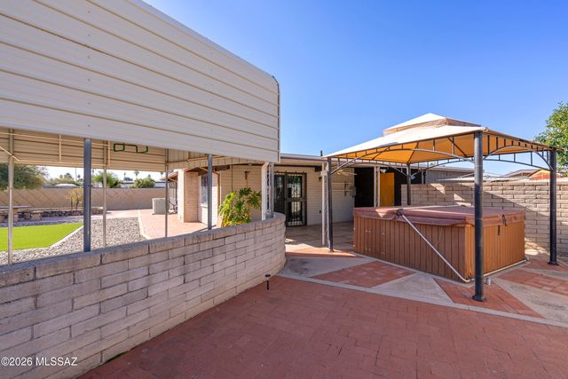 1821 S Rocky Mountain Drive, Tucson, AZ 85710