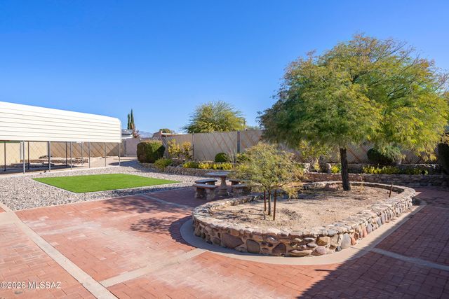 1821 S Rocky Mountain Drive, Tucson, AZ 85710