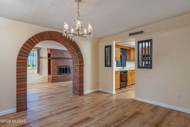 1821 S Rocky Mountain Drive, Tucson, AZ 85710