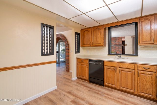 1821 S Rocky Mountain Drive, Tucson, AZ 85710