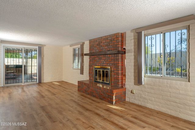 1821 S Rocky Mountain Drive, Tucson, AZ 85710