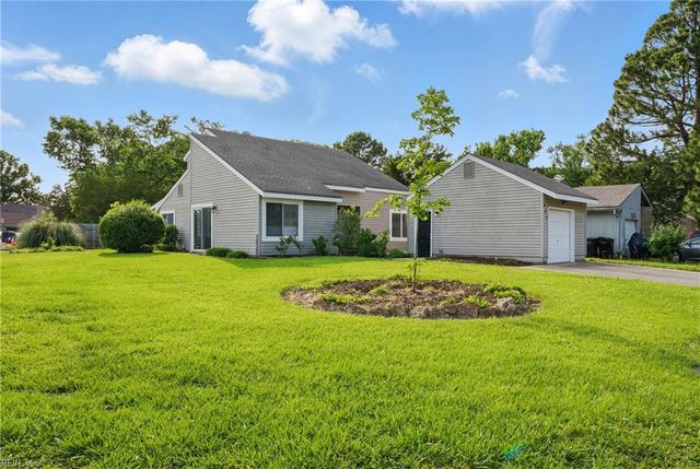 687 Orangewood DR, Virginia Beach, VA 23453