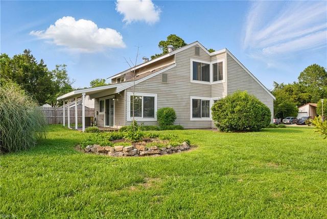 687 Orangewood DR, Virginia Beach, VA 23453