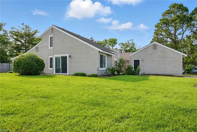 687 Orangewood DR, Virginia Beach, VA 23453