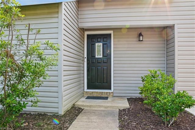 687 Orangewood DR, Virginia Beach, VA 23453