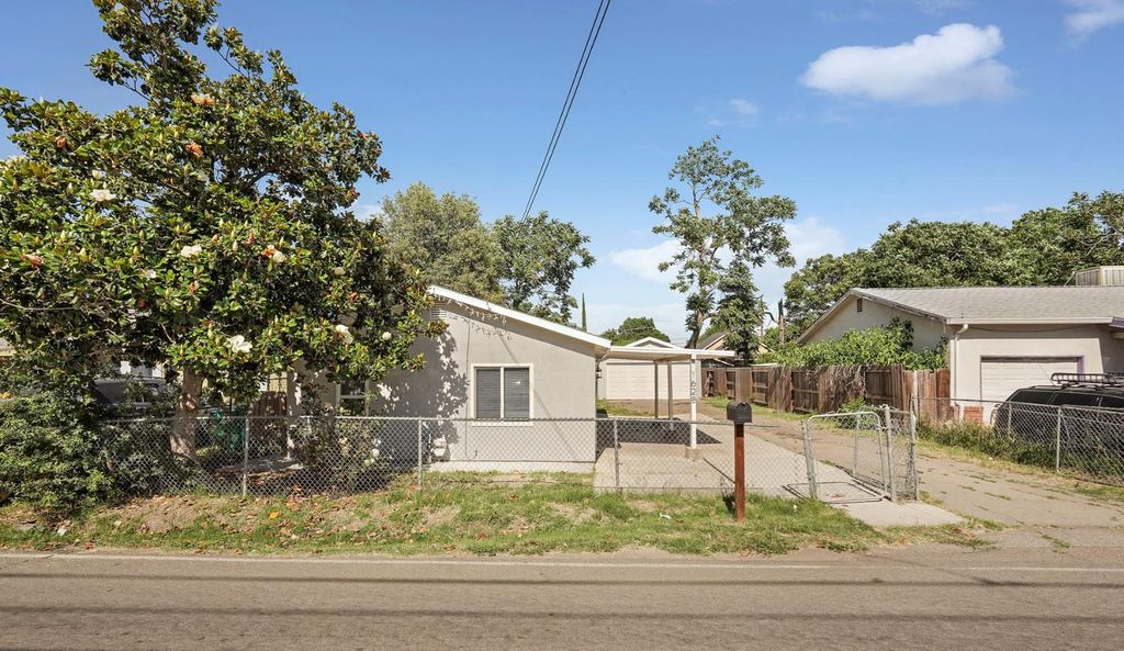 1628 N Golden Gate, Stockton, CA 95205