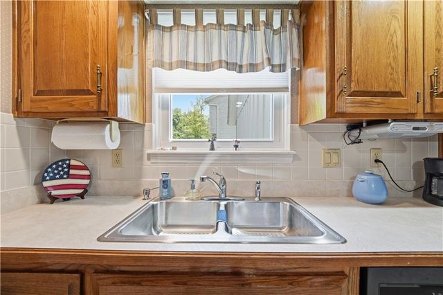 7915 Woodstone Street, Lenexa, KS 66219