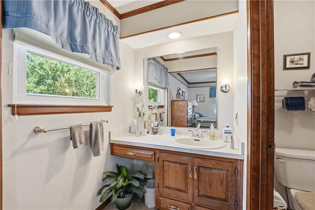 7915 Woodstone Street, Lenexa, KS 66219