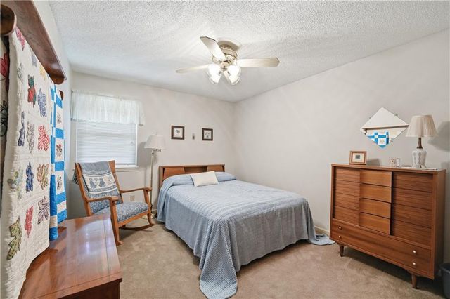 7915 Woodstone Street, Lenexa, KS 66219
