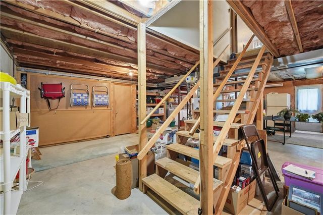 7915 Woodstone Street, Lenexa, KS 66219