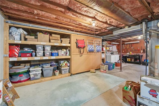 7915 Woodstone Street, Lenexa, KS 66219