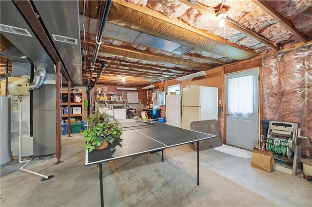 7915 Woodstone Street, Lenexa, KS 66219