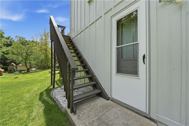 7915 Woodstone Street, Lenexa, KS 66219