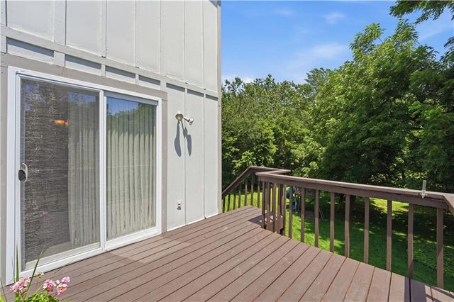 7915 Woodstone Street, Lenexa, KS 66219