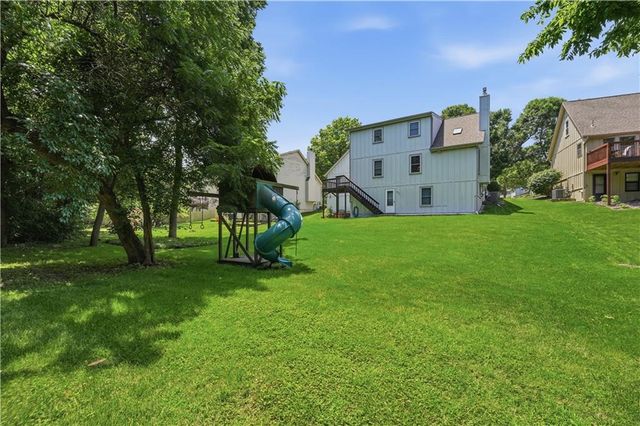 7915 Woodstone Street, Lenexa, KS 66219