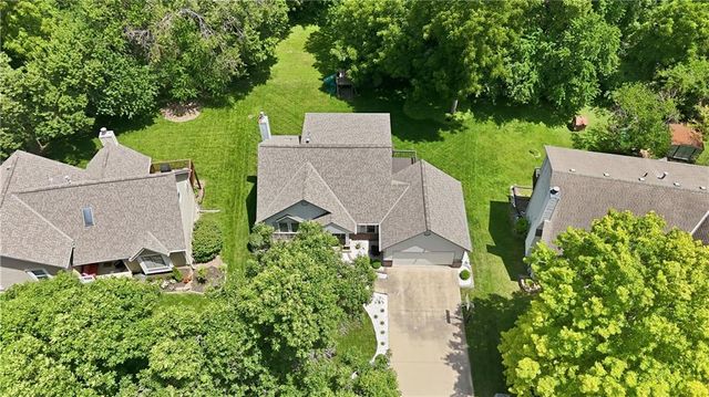7915 Woodstone Street, Lenexa, KS 66219