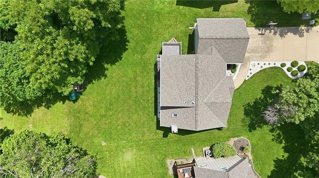 7915 Woodstone Street, Lenexa, KS 66219