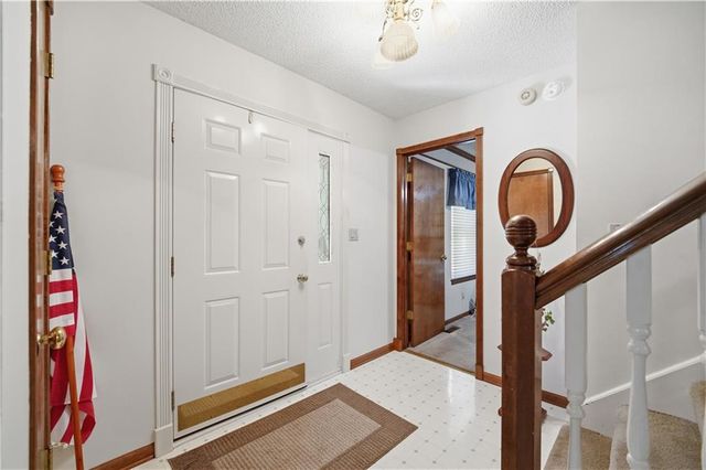 7915 Woodstone Street, Lenexa, KS 66219
