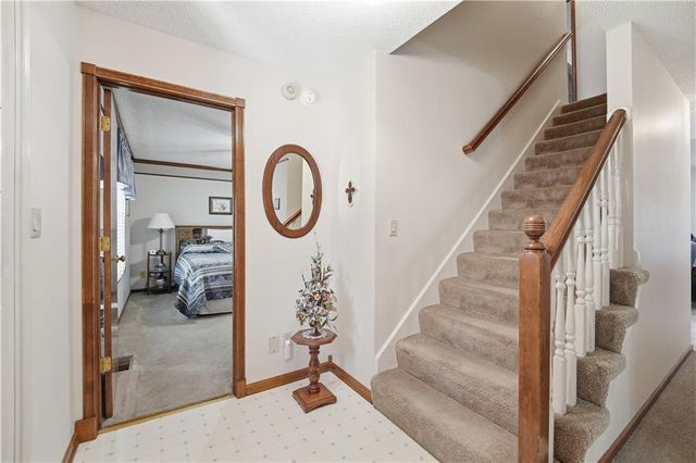 7915 Woodstone Street, Lenexa, KS 66219