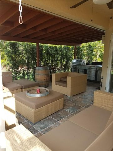 5723 NW 100th Ct, Doral, FL 33178