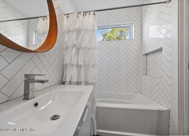 3235 OLD BARN Road W, Ponte Vedra Beach, FL 32082