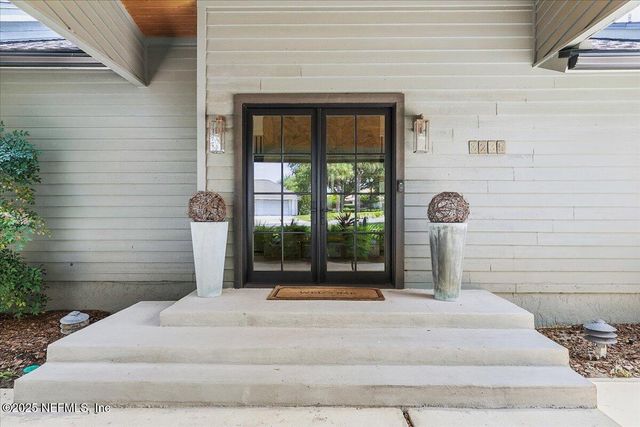 3235 OLD BARN Road W, Ponte Vedra Beach, FL 32082
