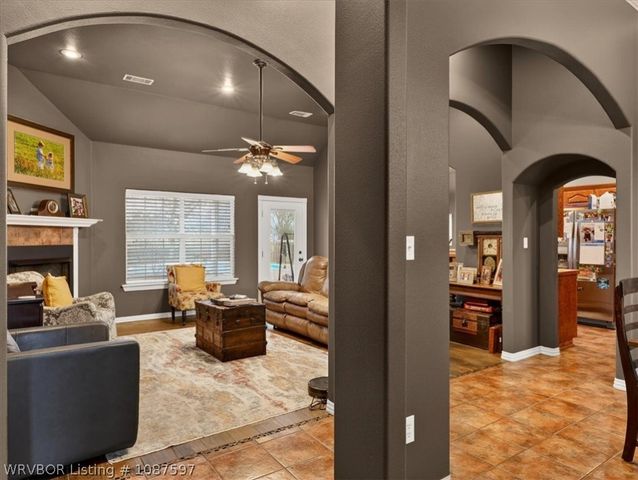 104 Kingrey Lane, Poteau, OK 74953