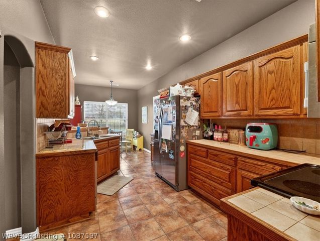 104 Kingrey Lane, Poteau, OK 74953