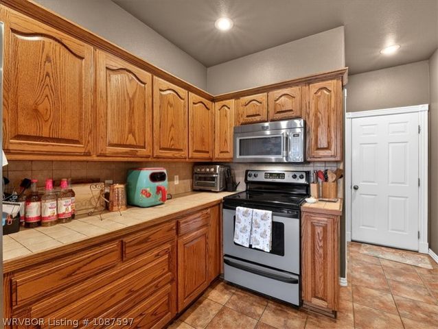 104 Kingrey Lane, Poteau, OK 74953