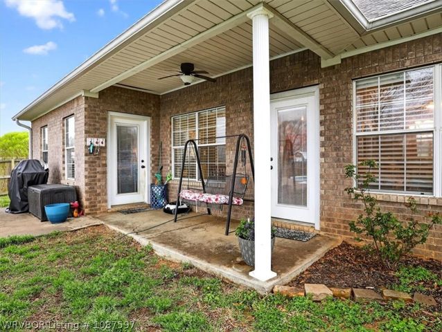 104 Kingrey Lane, Poteau, OK 74953