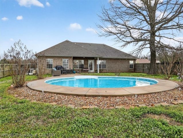 104 Kingrey Lane, Poteau, OK 74953