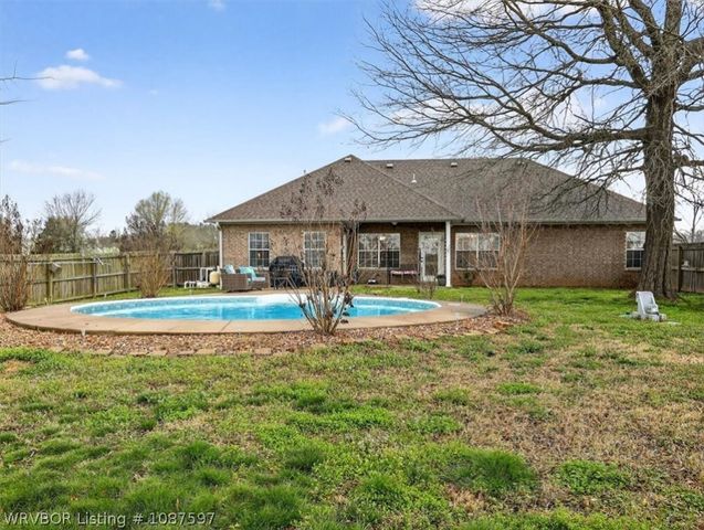 104 Kingrey Lane, Poteau, OK 74953